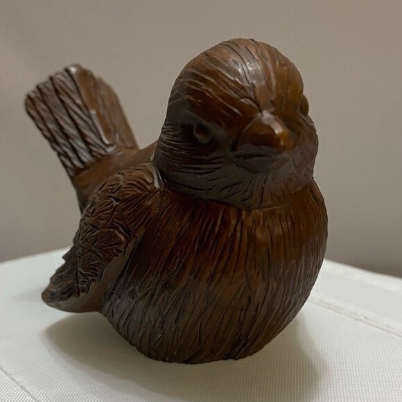 Vintage Red Mill Mfg Pecan Shell & Resin Sparrow Bird Figurine Handcrafted USA - Picture 5 of 8